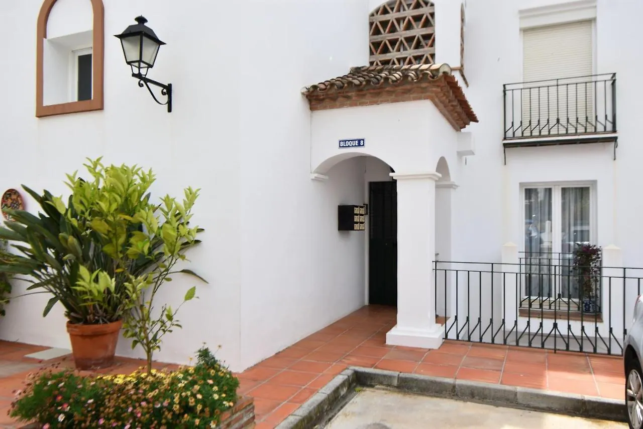 Beautiful Apt With Golf & Lake Views Mijas Golf فوينخيرولا
